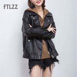 Street Leather Jacket Women Loose Zipper Short Coats Ladies Turn Down Collar Black Pvc Outwear Female Biker Moto Jackets 210525