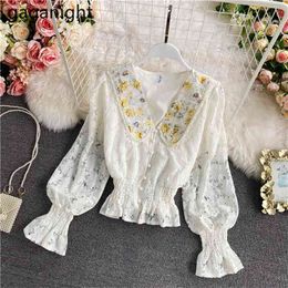 Spring Hollow Out Women Lace Blouse Vintage Embroidery Crop Tops Puff Sleeve Stretchy Slim Shirts Girls Blouses 210601