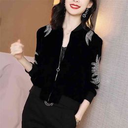 Europe Fashion Spring Women Velvet Jackets Long Sleeve Baseball Coats Casual Slim Ladies High Quality Clothes 210914