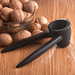 Creative Stainless Steel Quick Walnuts Cracker Sheller Nut Opener Clip Nuts Crusher Open Fruit Shell Practical Kitchen Tools 210318