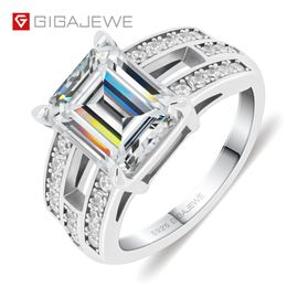 GIGAJEWE 4.0ct 8X10mm D Emerald 18K White Gold Plated 925 Silver Ring Claw Setting Girlfriend Gift GMSR-052