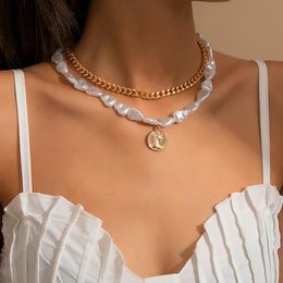 Pendant Necklaces 2Pcs/Set Irregular Baroque Imitation Pearl Curb Choker Necklace Multi Layered Portrait Carved Coin Jewellery