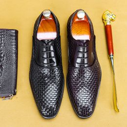 Lacing Wedding Italian Shoes Men Formal Brand Genuine Leather Business Oxford Brogue Shoes Black Square Head Men Dress Shoe