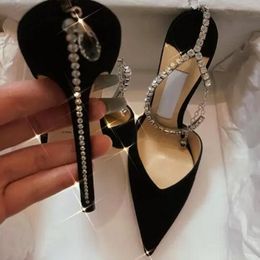 Saeda Y-şekilli Yapay Elmas Zincir stilettos Gelin Elbiseleri Kadın Ayakkabıları Toka Stiletto Sandalet Sivri Burun Sandalet Ayak Bileği Parlak Elmas zincir Yüksek topuklu Kadın 9CM