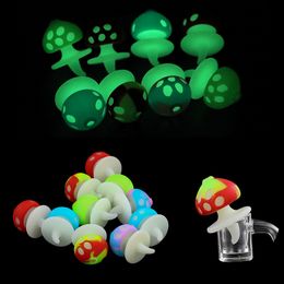 Smoking Accessories Girls Gift Cavers Tool Mushroom Design Luminous Carb Cap Silicone Dabber for Water Bong Pipes Wax Oil Dab Rigs