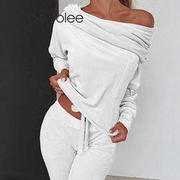 Jocoo Jolee Women Sweatshirt 2 Pieces Set Autumn Velvet Tracksuit Sportswear Suede Thick Lounge Suit Slash Neck Tops and Pants 210619