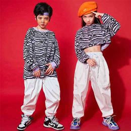 Big Boys Streetwear Clothing Set Autumn Spring Teenage Girls Purple Colour Leopard Tshirt and Loose White Trousers Sport Sets 210622