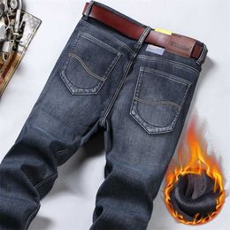 Classic Men's Regular Fit Fleece Jeans Business Fashion Flood Casual Stretch Pants Mascule Brand Plus Velvet Acolchado Pantalones cálidos 211112