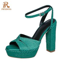 Sandels Sandali estivi caldi Moda strass Raso Sexy Tacchi alti Piattaforma Nero Verde Rosa Abito da sposa Scarpe da donna Scarpe 220303