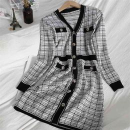 Spring Summer Dress Women Fashion Vintage Long Sleeve Plaid Knitting Korean Temperament Mini Sweater Robe Femme 210514