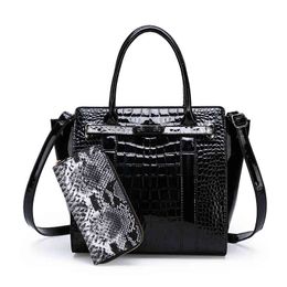 2021 OEM trendy crocodile pattern snake- classical black pu metal hardware top handle ladi bags handbags set