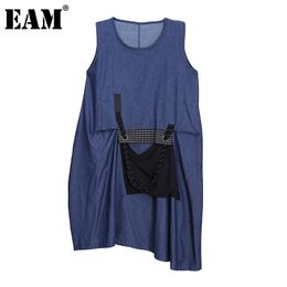 [EAM] Women Blue Casual Irregular Pocket Spliced Dress Round Neck Sleeveless Loose Fit Fashion Spring Summer 1DD8565 21512