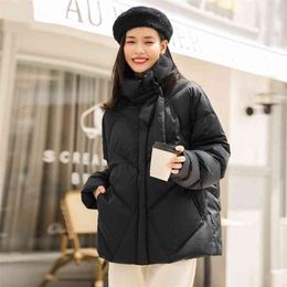INMAN Winter Women's Short Down Jacket Windproof Stand Collar Loose Cute Little 90 suede Coat 210923