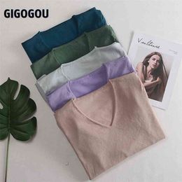 GIGOGOU V Neck Solid Basic Women T Shirt Black White Casual Tshirt Sexy Women Crop Tee Shirt Spring Summer Cotton T-Shirt Femal 210324