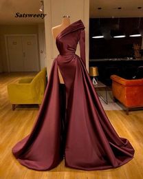 2023 New Burgundy Prom Dresses Long Sleeve Evening Dress Mermaid High Slit Satin One Shoulder robe de soiree Formal Party Gowns