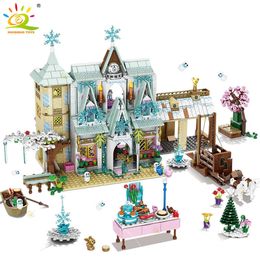 HUIQIBAO 1650Pcs City Ice Snow Castle Tower Building Blocks Princess Girls Friends Snowman Figures Carriage Bricks Toys Children X0902