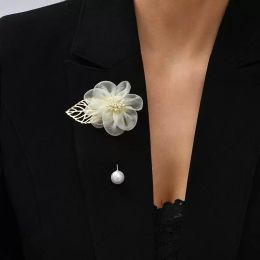 Women's Fashion Handmade Mesh Lace White Flower Brooches Pins For Women Korean Style Party Jewellery Clothing Accessories Gifts