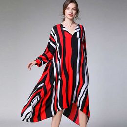 Vintage Striped Print Plus-sized V Neck Batwing Sleeve Women Dress Autumn Loose Art Dresses 210615
