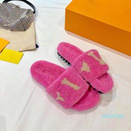 Damen Paseo Flat Slipper Comfort Mule Designer Lady Fur Wide Strap Treaded Rubber Outsole Slide Sandale