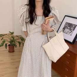 Summer Fashion Elegant Simple Aprico Square Neck Slim Belt Check Puff Sleeve Dress Women Casual 16F1201 210510