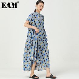 [EAM] Women Blue Big Size Dot Print Ruffle Dress Stand Collar Short Sleeve Loose Fit Fashion Spring Summer 1DD7357 210512