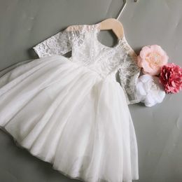 Flower Girls Lace Dress Lovely Long Sleeve Tulle for Party Vintage Kids White Floral Wedding Gown 210529