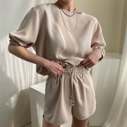 Two piece sest Summer simple O neck loose five-point sleeve shirt with high waist slacks shorts two-piece suit fashion 210508