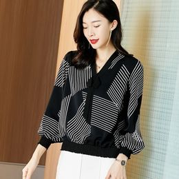 Women Spring Autumn Style Chiffon Blouses Shirts Lady Casual Long Sleeve V-Neck Chiffon Blusas Tops DD8808 210317