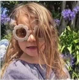 Occhiali da sole vintage per bambini all'ingrosso Occhiali da sole per bambini rosa nero bianco Occhiali rotondi Baby Fashion Cute Sun Flower Occhiali da sole Boy Girl Eyewear