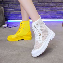 Summer New Style Yellow Lace-up Punched Sheet Surface Sandals Elevator Help Sandals Fashion WOMEN'S Shoes Y0721