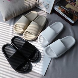 2022 Summer Cool Men Slippers Slip On Breathable Casual Indoor Home Shoes Fashion Lightweight Non-slip Summer Slides Men Women