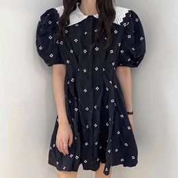 Summer Casual Fashion Sweet Doll Collar Small Flower Embroidery Pleated Single Breasted Puff Sleeve Dress Women 16F1013 210510