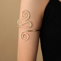 1pcs Butterfly Leaf Charm Upper Bracelet Arm Chain Metal Hollow Out Geometric Pattern Retro Arm Cuff Bangle Bracelets Q0719