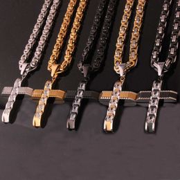 New Stone 316L StainlSteel Knight Cross Necklace Christian Biker Jewellery Crucifix Men Women Pendant Necklace Byzantine Chain X0707