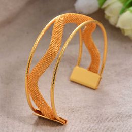 Luxury 24k Bending Bangles Dubai Gold Color Bangles for Women Girls Wife Bride Bangles Bracelets Jewelry Gift Q0719