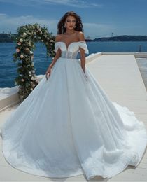 2021 nuovi abiti da sposa a-line bianchi abito da sposa africano con spalle scoperte plus size cappella treno bottoni sul retro Medio Oriente