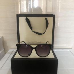 2023 Designer Luxury Women Sunglasses Men Eyeglasses Outdoor Shades PC Frame Fashion Classic Lady Sun glasses Mirrors for Women With Box 1719