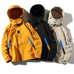 Men's Jackets Men 2021 Antumn Vintage Jacket Safari Style Youth Outdoor Coat Autumn Fashion Pockets Hat Detachable Causal