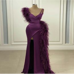 Luxury Feather Evening Dresses Sexy Spaghetti Strap Purple Mermaid Prom Gown Custom Made Side Split Sweep Train Formal Pageant Party Wear