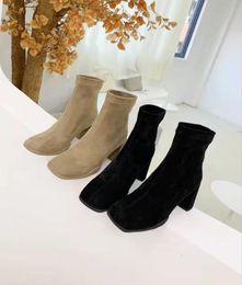 2022 Sıcak Tasarım Kadın Moda Kısa Yarım Çizmeler Süet Kızlar Casual Kış Sıcak Tıknaz Topuk Kalın Yumuşak Boot Lady Açık Kapalı Toe Ayakkabı Siyah Bej Yok Kutusu Boyutu 35-39 # B11