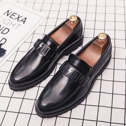 High Quality Shoes Men Men's Flat Slippers Casual Leather Personality Non-slip New 2021 Gentleman Formal Light Trend