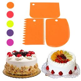 3pcs/set Baking Pastry Tools Plastic Dough Knife Icing Fondant Scraper Decorating Plain Smooth Jagged Edge Spatulas Cake Tool DH8557