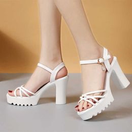 Women Sandals Summer Flat Platform Thick Bottom Shoes Genuine Leather Female Footwear Buckle Strap Peep Toe Ladies Shoes 2021 Y0721