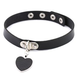 Fashion Sexy Punk Gothic Leather Choker Necklace Heart Studded Spike Rivet Buckle Collar Funky Torques Necklace Women Jewelry