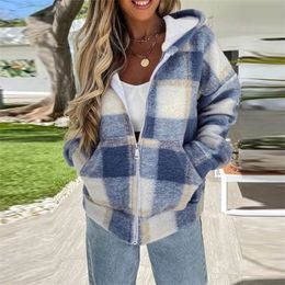 Autumn Winter Pocket Long Sleeve With Zipper Warm Coats Loose Cheque Pattern Plush Hooded Jacket Women Casual Plaid Loose Outwear 210928
