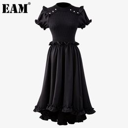 [EAM] Women Pleated Ruffles Spliced Knitting Dress Round Neck Puff Short Sleeve Loose Fashion Spring Summer 1DD8517 210512