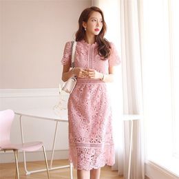 Summer Fashion Hollow Out Vintage Dress Ladies Office Lace Sweet Pink Short Sleeve Round Neck Elegant for Women 210603