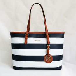 Tote bag Fashion handbags Designer women bags Ladies Handbag Large Capacity Shoulder Purse Day Clutch Pocket