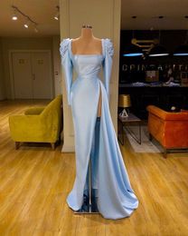 2023 Sexy Prom Dresses Light Blue Bateau Neck Sheath Evening Gowns Long Sleeves High Side Split Custom Sweep Train Formal vestidos de novia