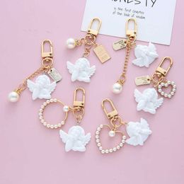 Cut Vintage White Angel Keychains for Women Girls Mini Pearl Heart Pendants Gold Color Keyring Bag Car Keys Charm Key Chain Gift G1019